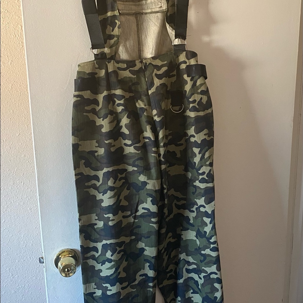FASHIONOVA  Women’s Army Camouflaged Jumpsuit